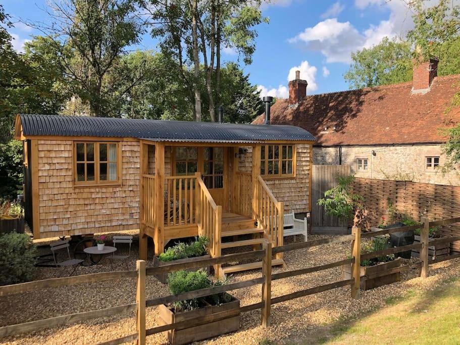 프롬 The Walnut Wagon In The Heart Of Mells. 아파트 외부 사진